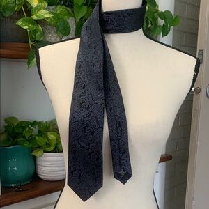 Saks Fifth Avenue Black Label silk jacquard black shimmer paisley tie EUC 60"